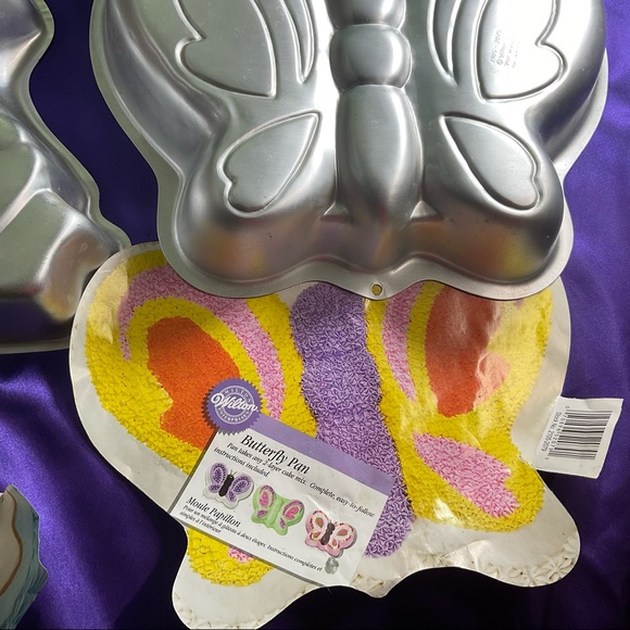 New VTG 📌Wilton 1993 Big Bird Sesam Street w/ Banner & 2003 Butterfly Cake  Pan - Picture 3 of 15